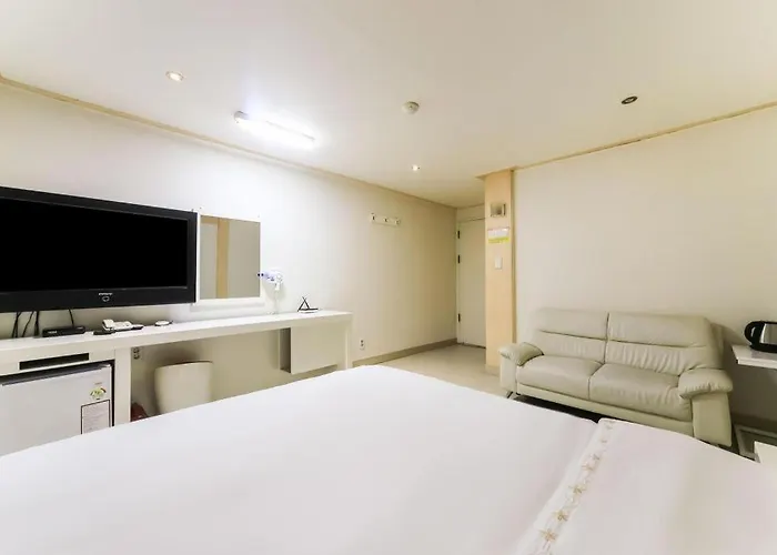 Orange Motel