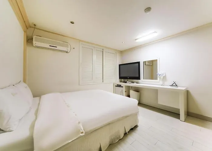 Orange Motel 2*