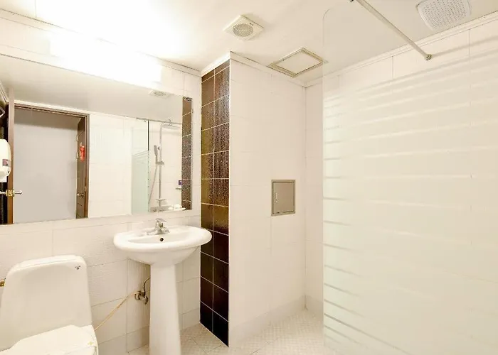 Motel Orange 2*